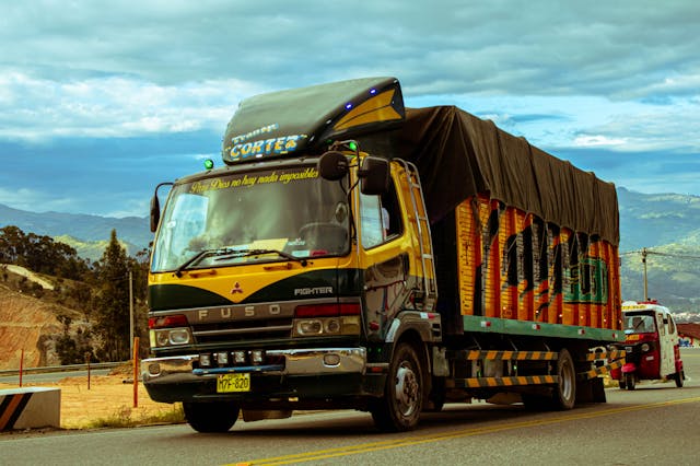 Camion per trasporto merci CQC