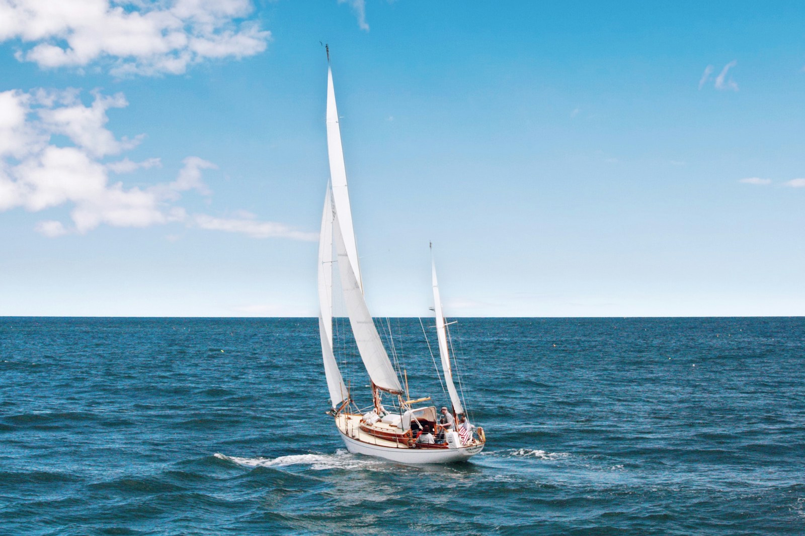 Barca a vela in navigazione - Patente nautica a vela